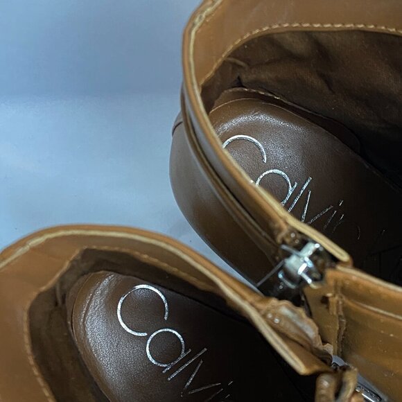 💛Calvin Klein Women's Sarity Ankle Boot with Pointed Toe and Heel - Picture 2 of 8